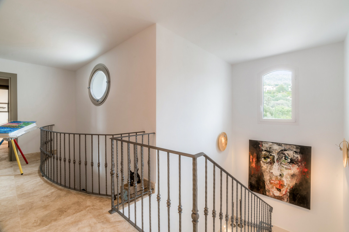 Se vende Villa - Chalet de 5 dormitorios en Costa Del Sol, Málaga, España