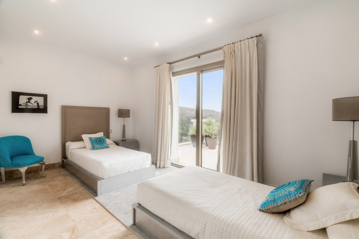 Se vende Villa - Chalet de 5 dormitorios en Costa Del Sol, Málaga, España