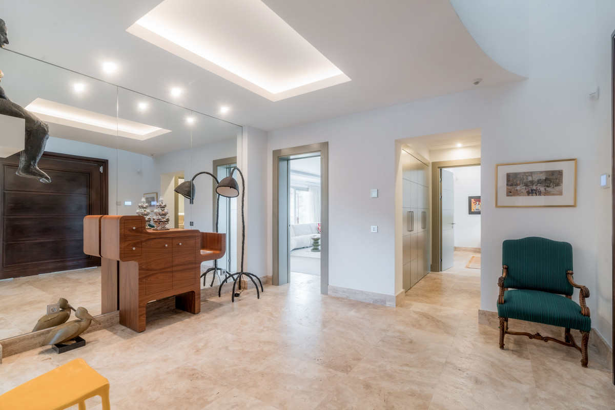Se vende Villa - Chalet de 5 dormitorios en Costa Del Sol, Málaga, España