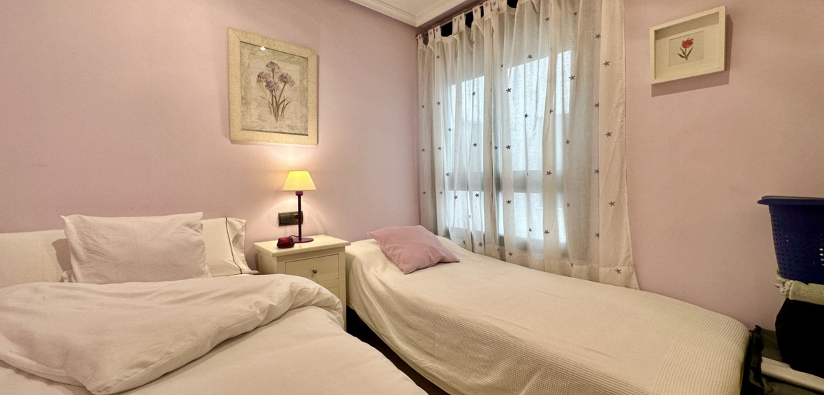 Se vende Apartamento Planta Media de 2 dormitorios en Costa Blanca, Alicante, España