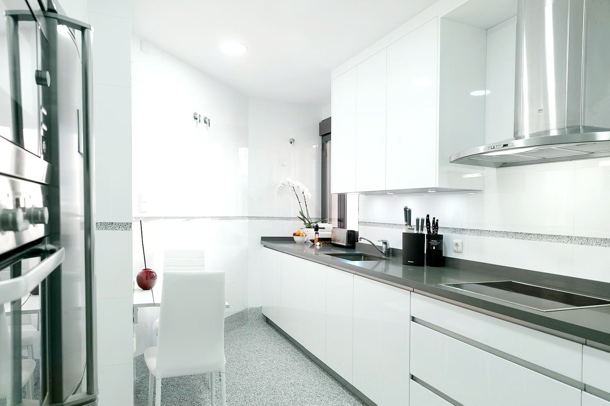 3 Bed Apartment for sale in New Golden Mile Costa Del Sol, Málaga, Spain