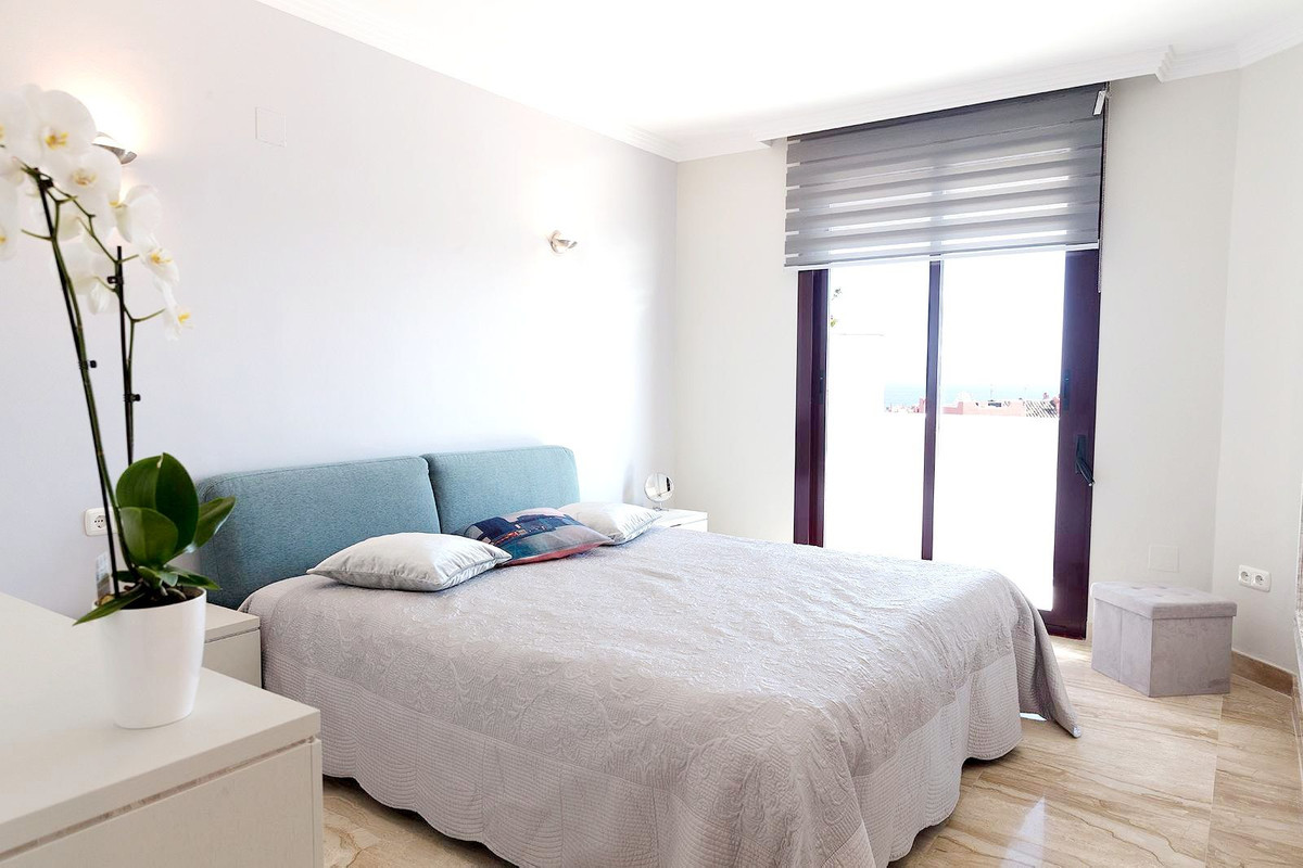3 Bed Apartment for sale in New Golden Mile Costa Del Sol, Málaga, Spain