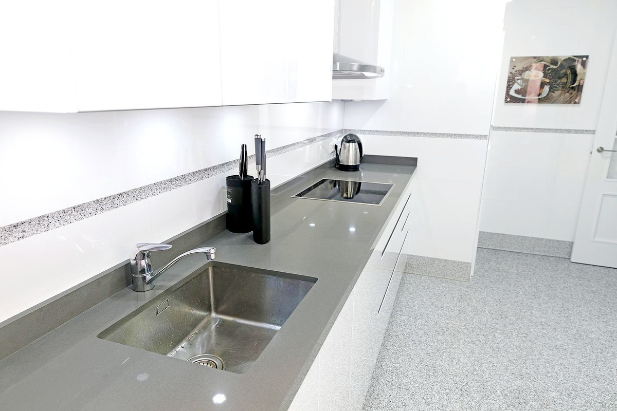 3 Bed Apartment for sale in New Golden Mile Costa Del Sol, Málaga, Spain