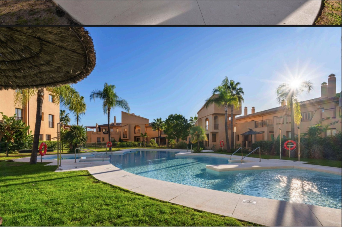 2 Bed Apartment for sale in Benahavís Costa Del Sol, Málaga, Spain