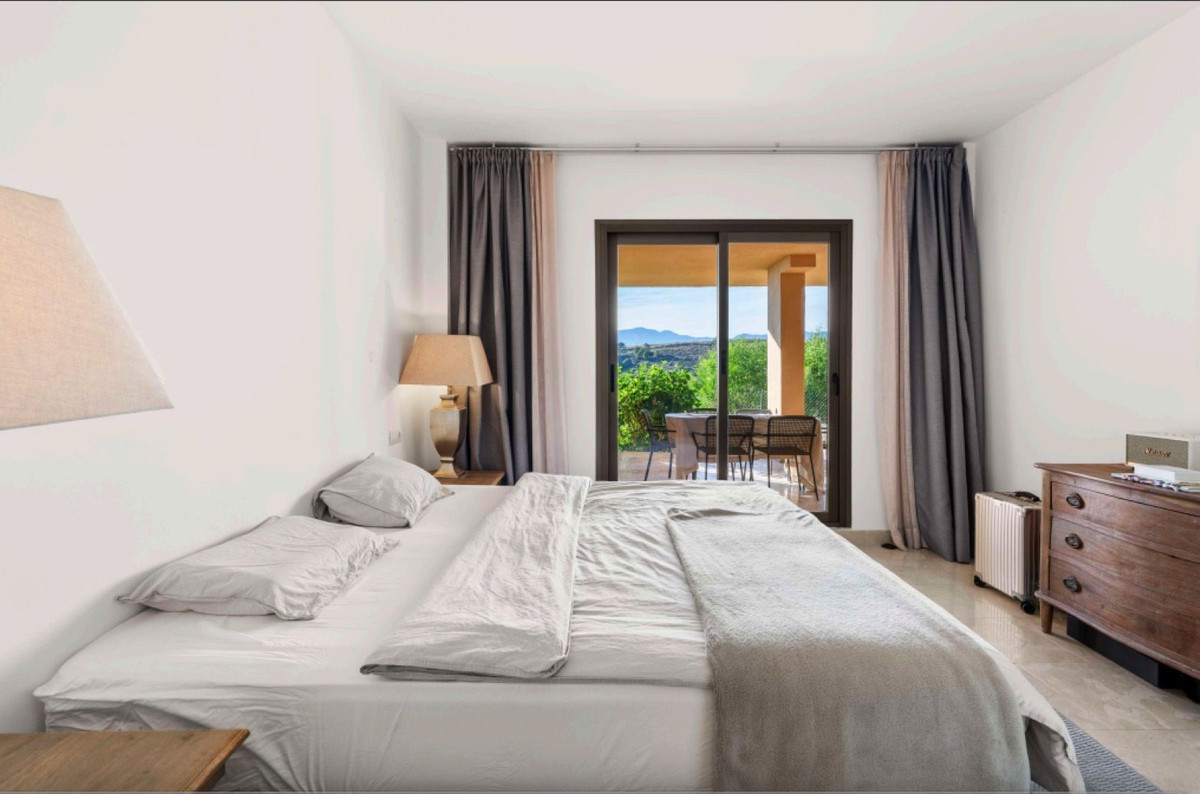 2 Bed Apartment for sale in Benahavís Costa Del Sol, Málaga, Spain