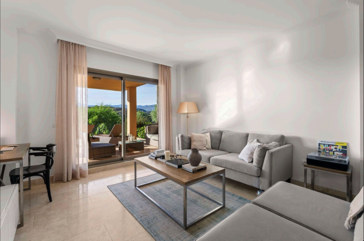 2 Bed Apartment for sale in Benahavís Costa Del Sol, Málaga, Spain