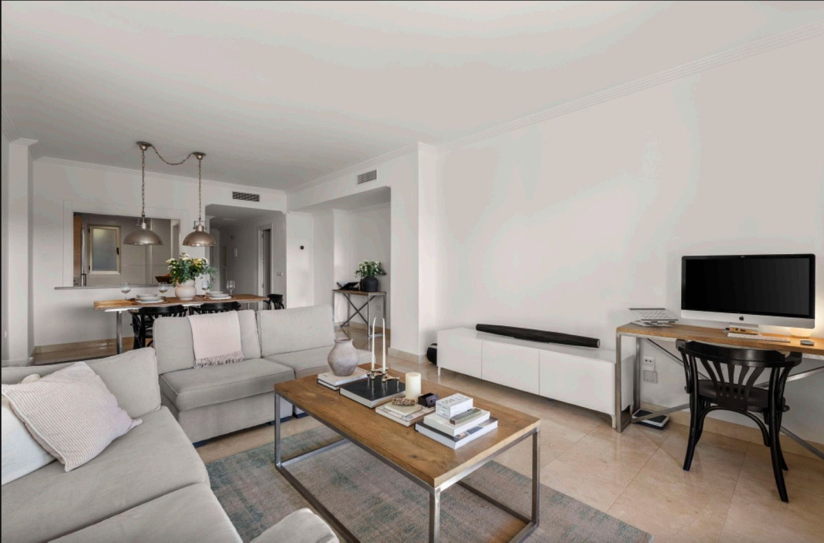 2 Bed Apartment for sale in Benahavís Costa Del Sol, Málaga, Spain
