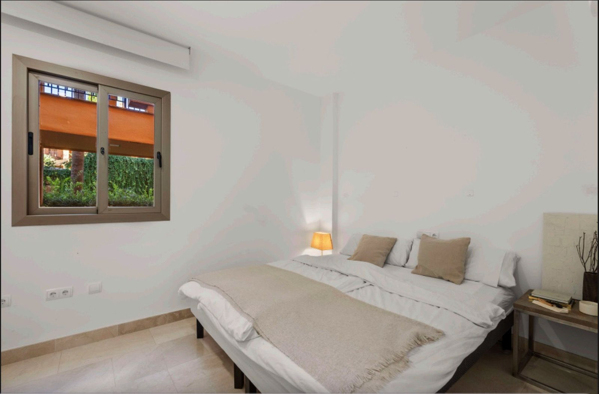 2 Bed Apartment for sale in Benahavís Costa Del Sol, Málaga, Spain