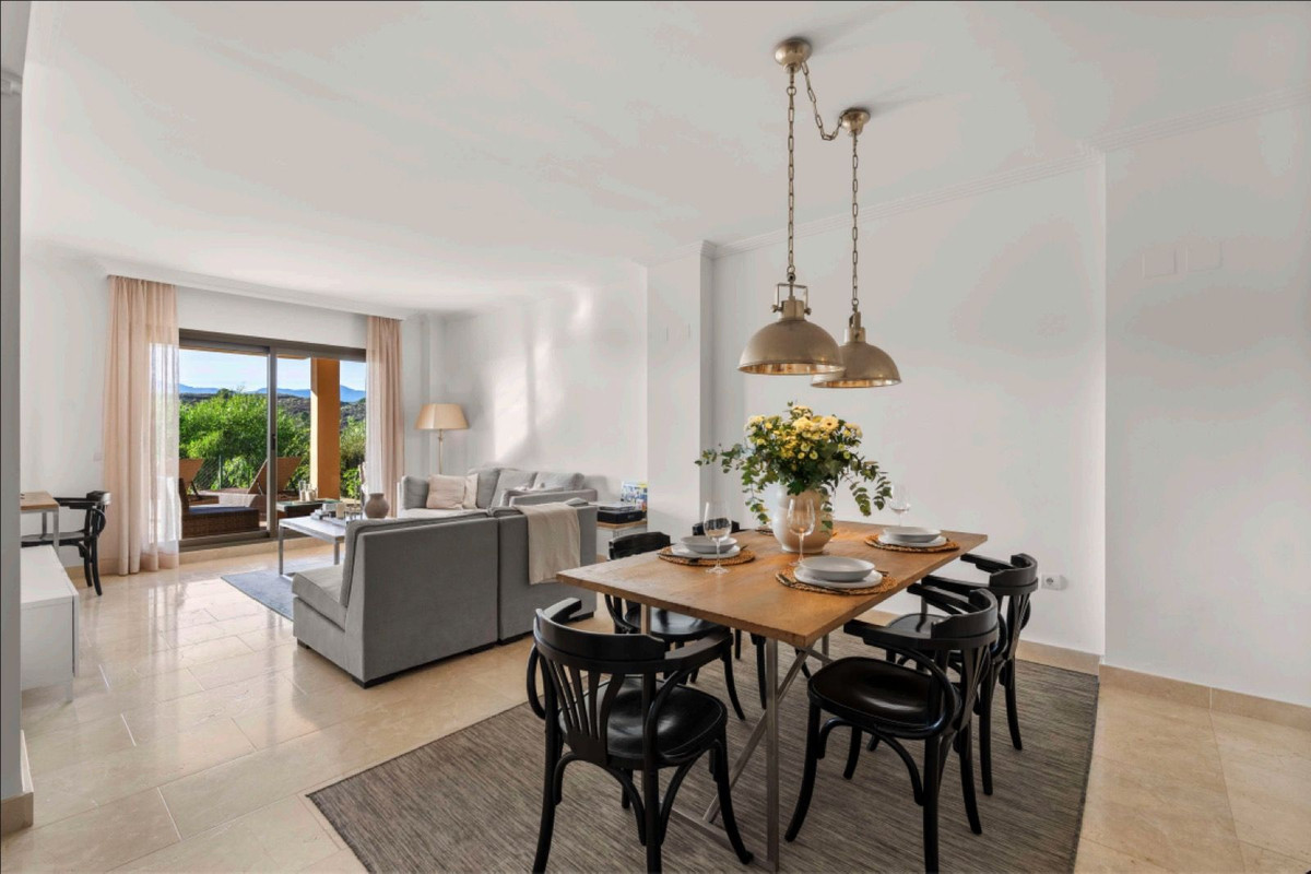 2 Bed Apartment for sale in Benahavís Costa Del Sol, Málaga, Spain