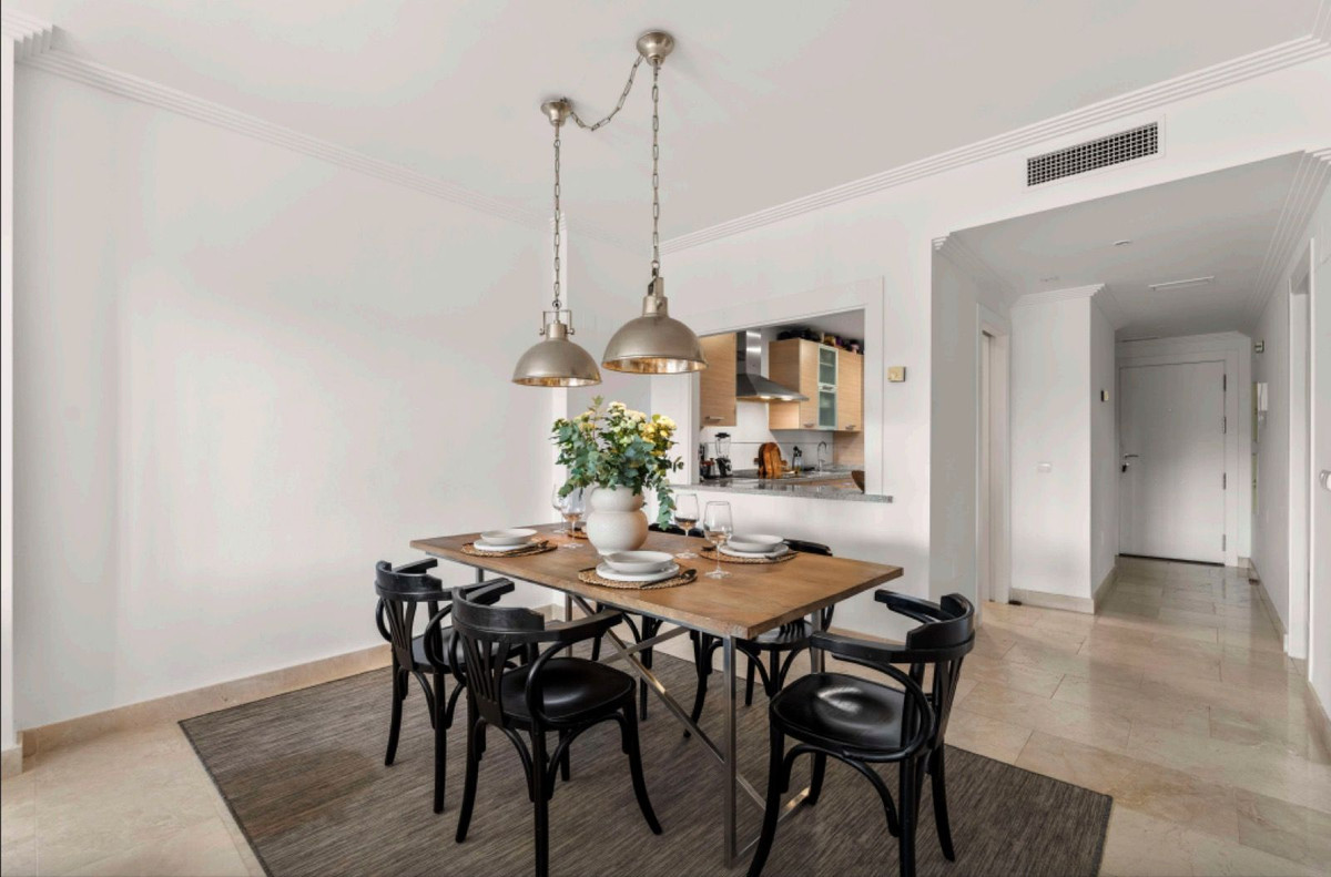 2 Bed Apartment for sale in Benahavís Costa Del Sol, Málaga, Spain