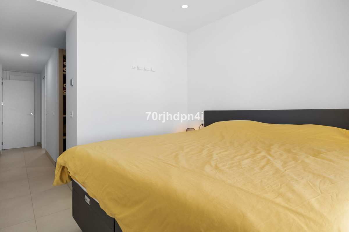 Se vende Apartamento Planta Media de 2 dormitorios en Costa Del Sol, Málaga, España