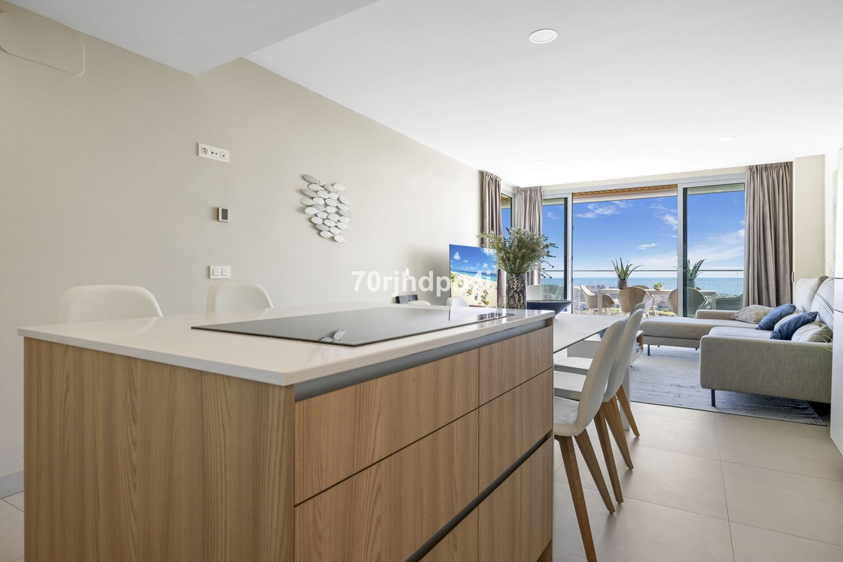 Se vende Apartamento Planta Media de 2 dormitorios en Costa Del Sol, Málaga, España