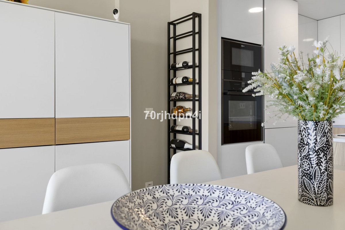 Se vende Apartamento Planta Media de 2 dormitorios en Costa Del Sol, Málaga, España
