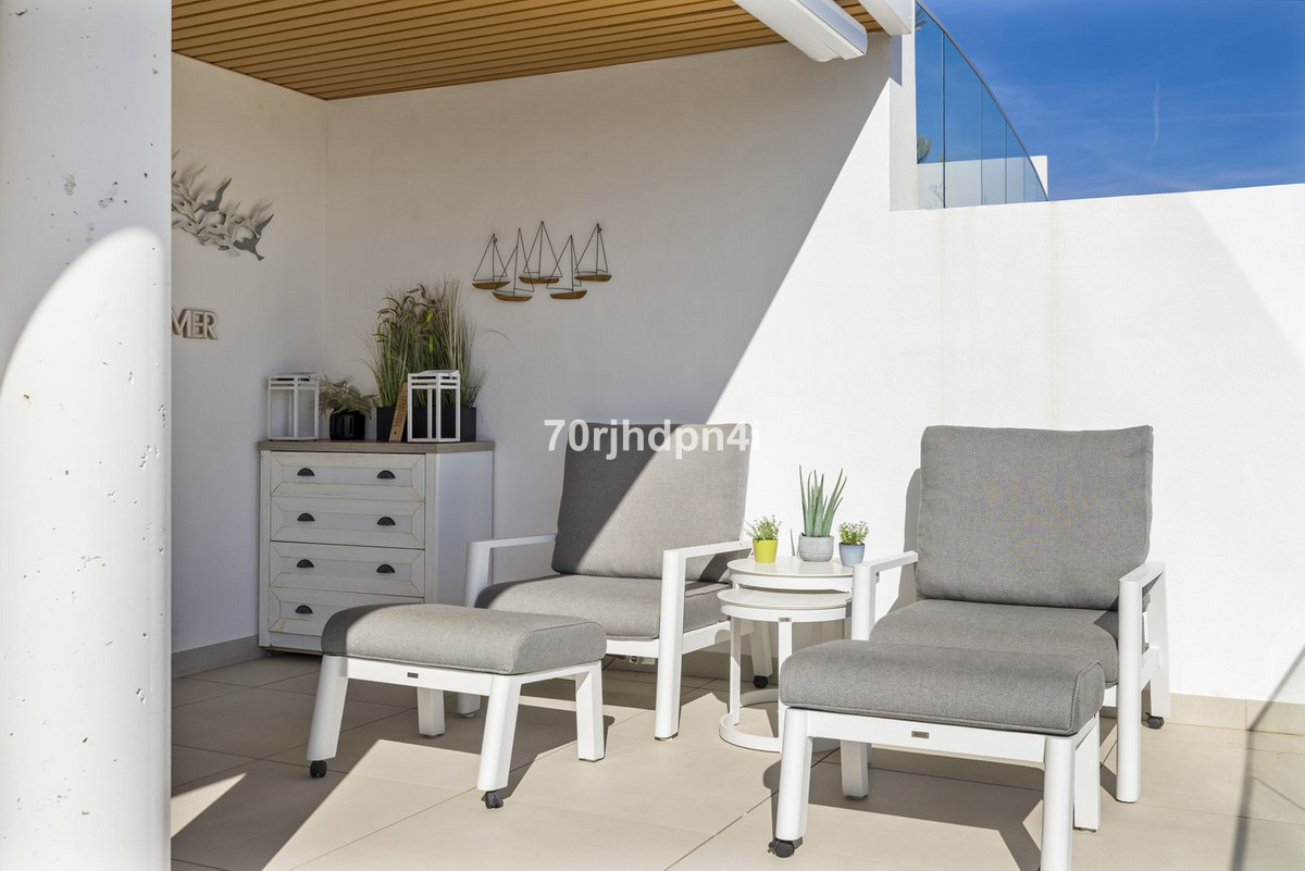 Se vende Apartamento Planta Media de 2 dormitorios en Costa Del Sol, Málaga, España