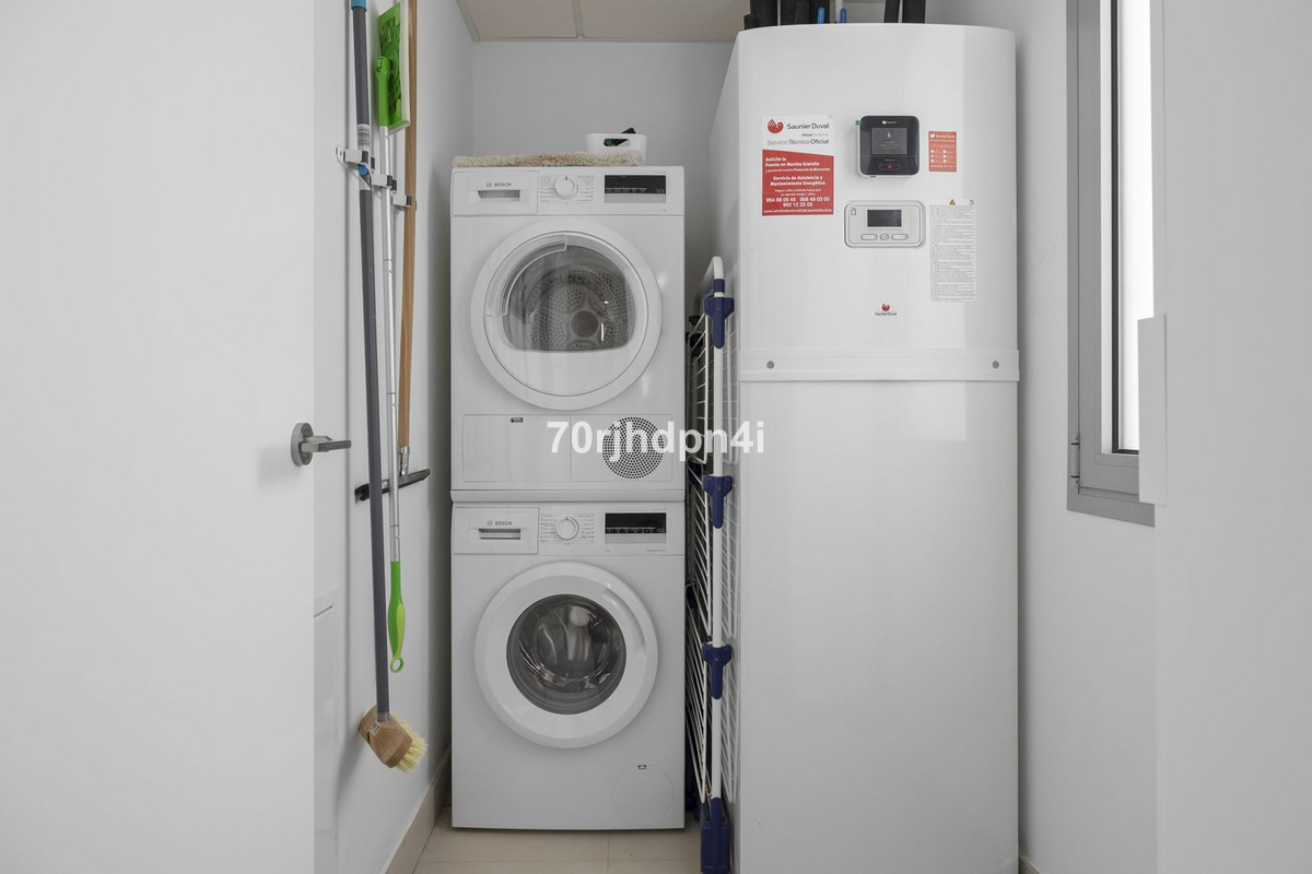 Se vende Apartamento Planta Media de 2 dormitorios en Costa Del Sol, Málaga, España