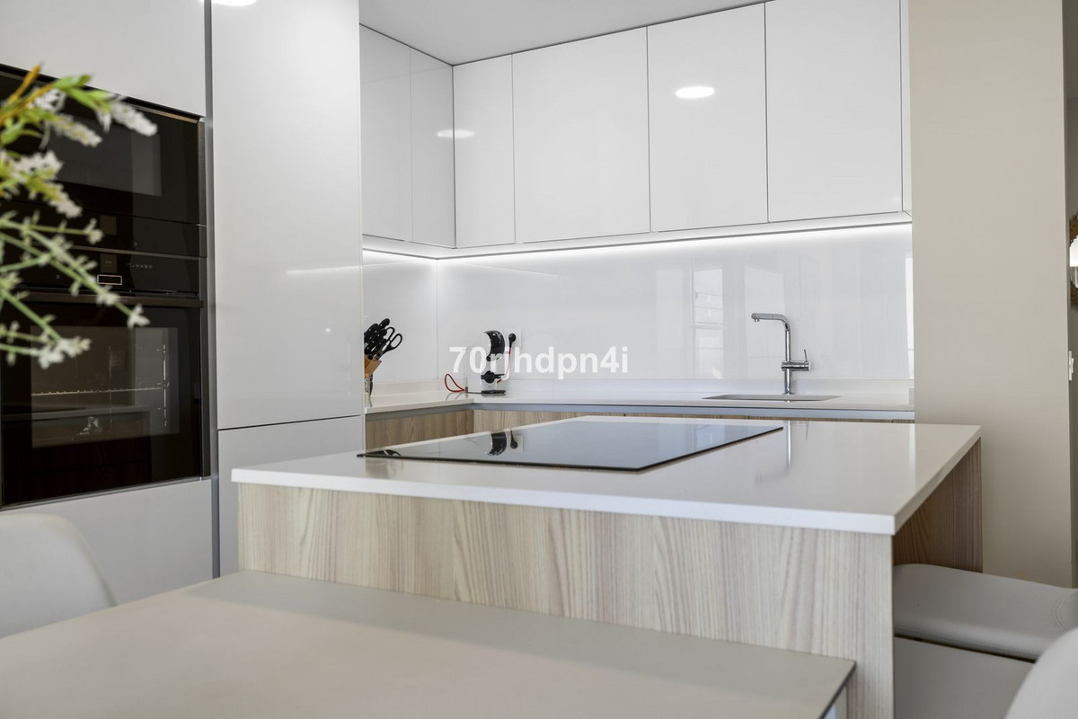 Se vende Apartamento Planta Media de 2 dormitorios en Costa Del Sol, Málaga, España