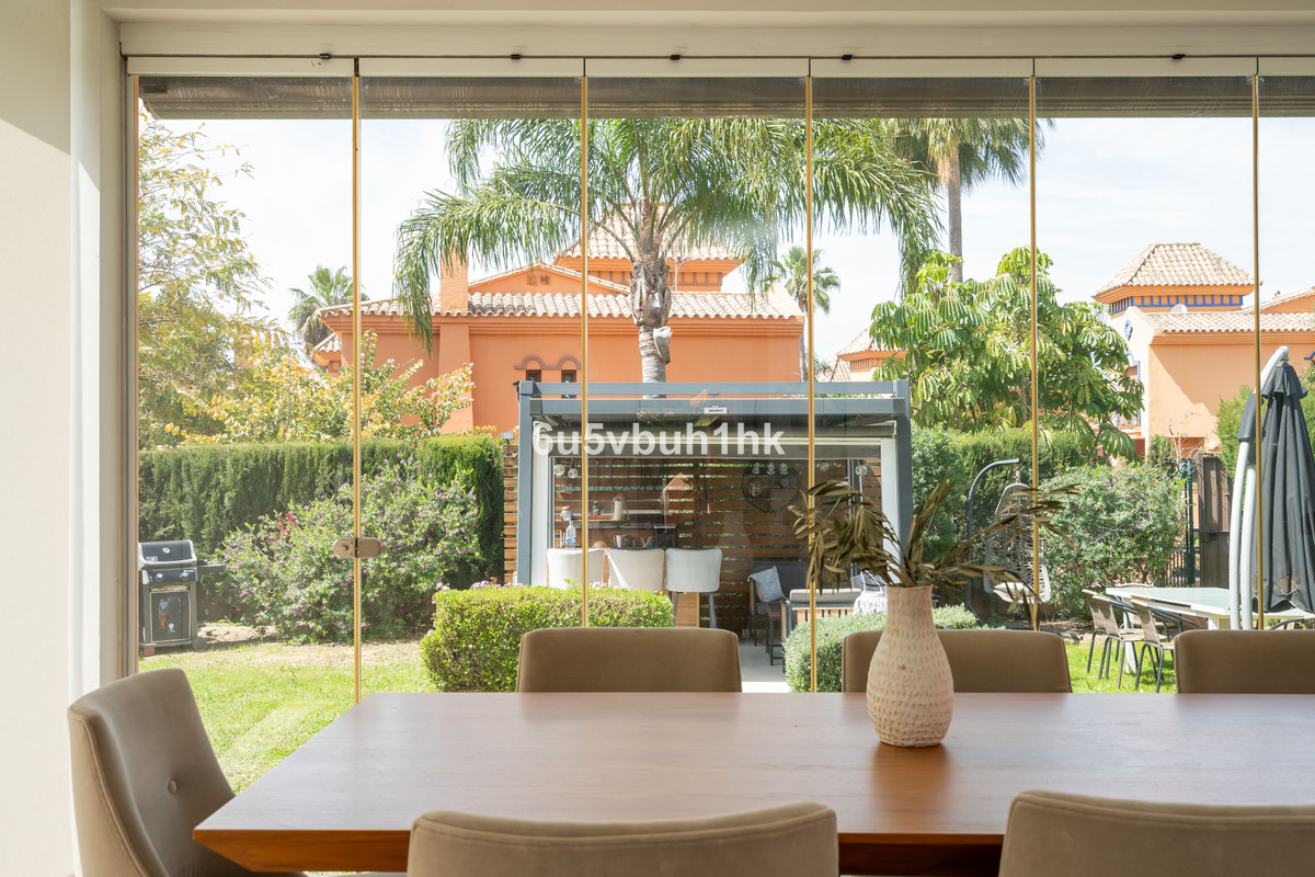 4 Bed Townhouse for sale in Sierrezuela Costa Del Sol, Málaga, Spain