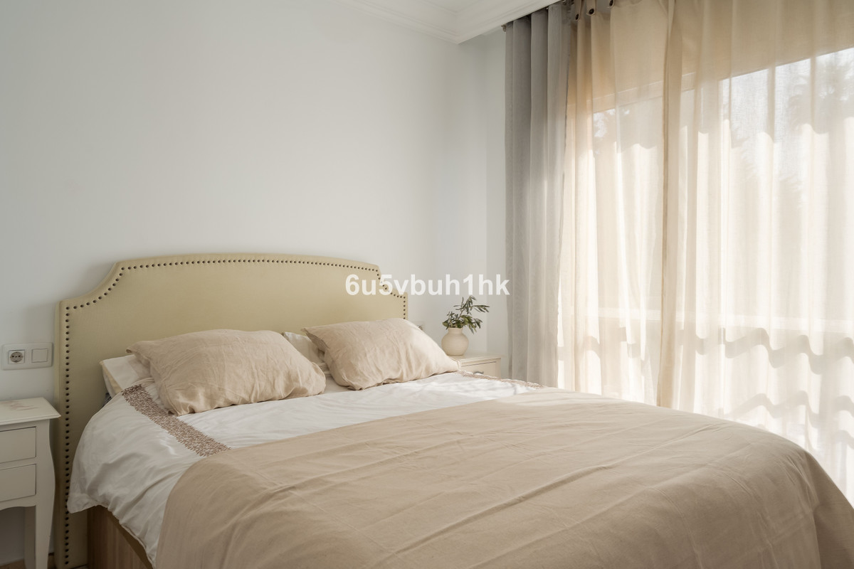 4 Bed Townhouse for sale in Sierrezuela Costa Del Sol, Málaga, Spain