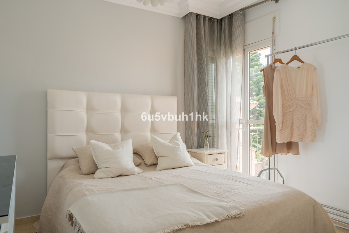 4 Bed Townhouse for sale in Sierrezuela Costa Del Sol, Málaga, Spain