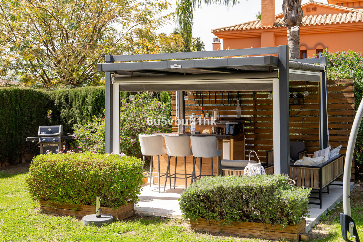 4 Bed Townhouse for sale in Sierrezuela Costa Del Sol, Málaga, Spain
