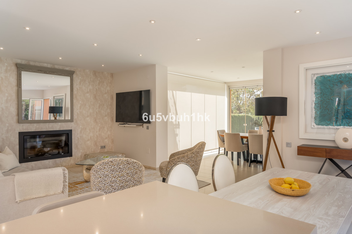4 Bed Townhouse for sale in Sierrezuela Costa Del Sol, Málaga, Spain