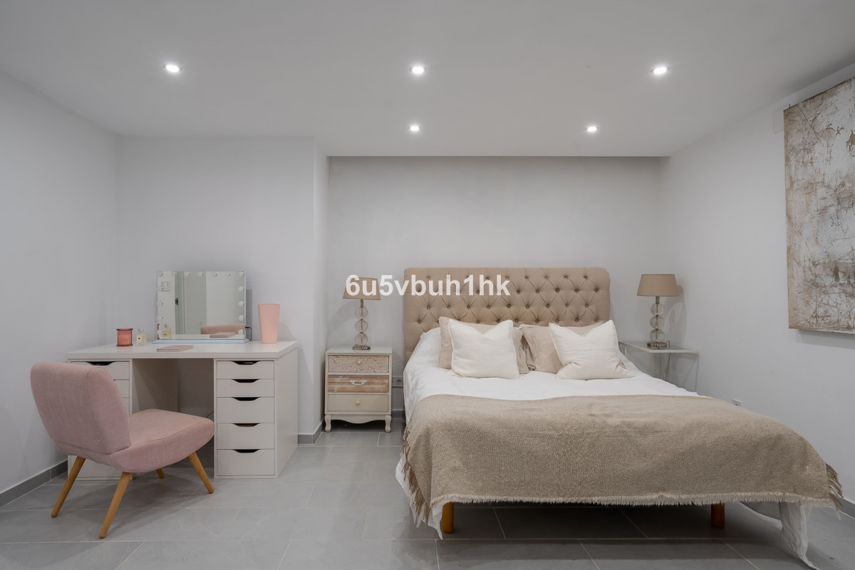 4 Bed Townhouse for sale in Sierrezuela Costa Del Sol, Málaga, Spain