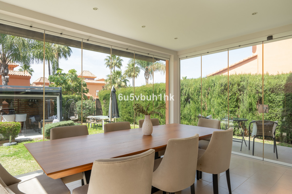 4 Bed Townhouse for sale in Sierrezuela Costa Del Sol, Málaga, Spain