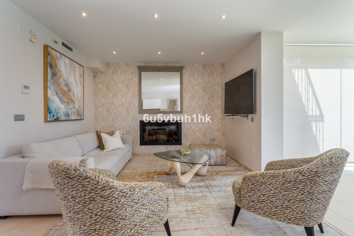 4 Bed Townhouse for sale in Sierrezuela Costa Del Sol, Málaga, Spain