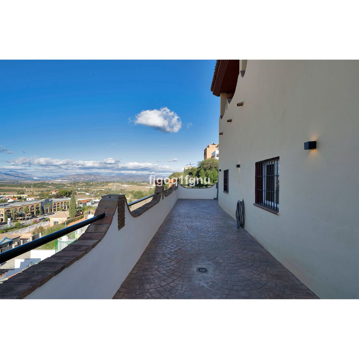 Se vende Villa - Chalet de 3 dormitorios en Costa Del Sol, Málaga, España