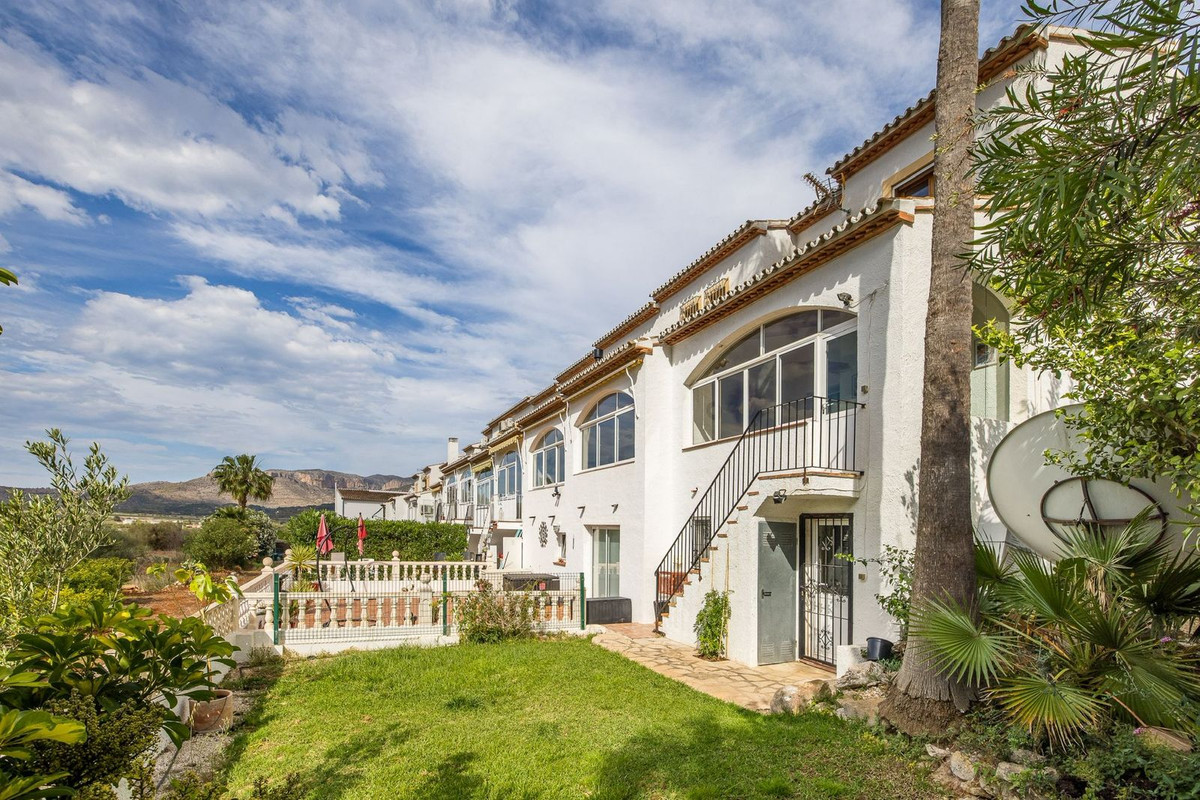 Se vende Pareada de 3 dormitorios en Costa Blanca, Alicante, España