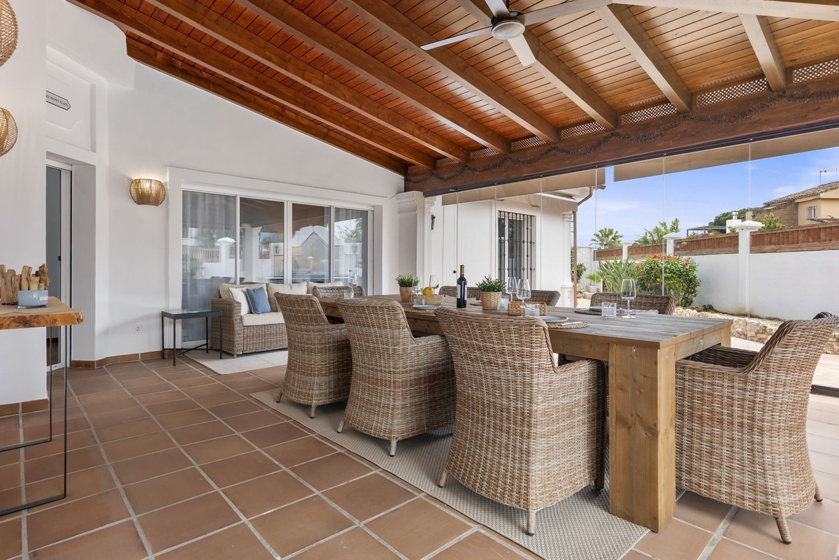 5 Bed Townhouse for sale in Las Chapas Costa Del Sol, Málaga, Spain