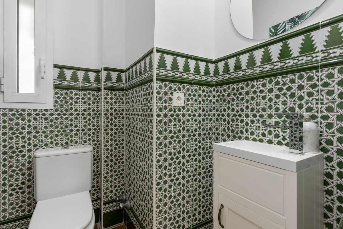 5 Bed Townhouse for sale in Las Chapas Costa Del Sol, Málaga, Spain