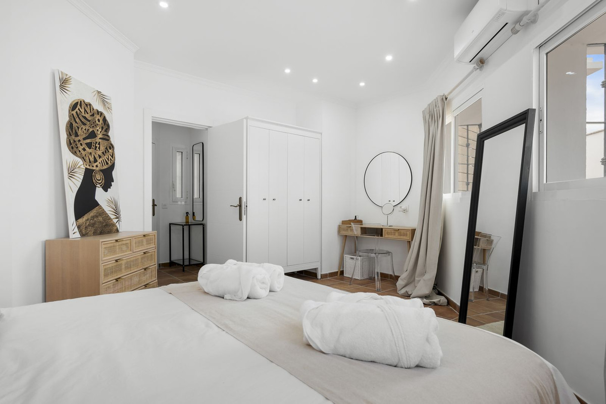 5 Bed Townhouse for sale in Las Chapas Costa Del Sol, Málaga, Spain