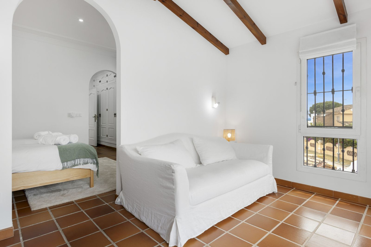 5 Bed Townhouse for sale in Las Chapas Costa Del Sol, Málaga, Spain