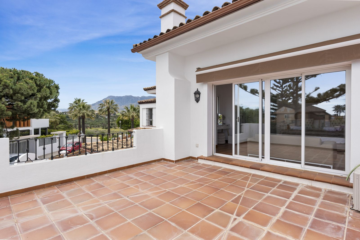 5 Bed Townhouse for sale in Las Chapas Costa Del Sol, Málaga, Spain