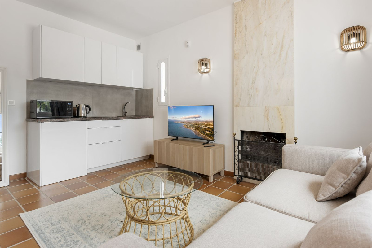 5 Bed Townhouse for sale in Las Chapas Costa Del Sol, Málaga, Spain