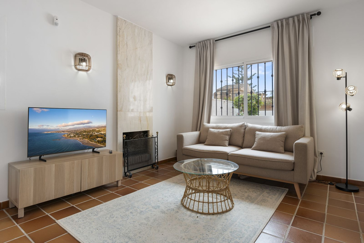 5 Bed Townhouse for sale in Las Chapas Costa Del Sol, Málaga, Spain