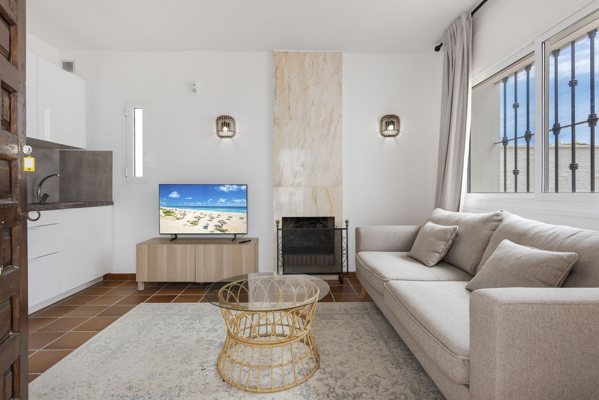 5 Bed Townhouse for sale in Las Chapas Costa Del Sol, Málaga, Spain