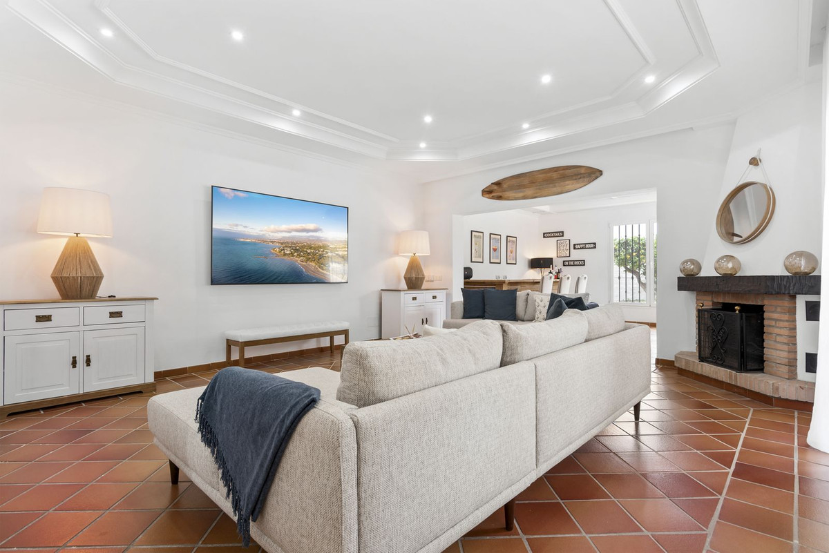 5 Bed Townhouse for sale in Las Chapas Costa Del Sol, Málaga, Spain