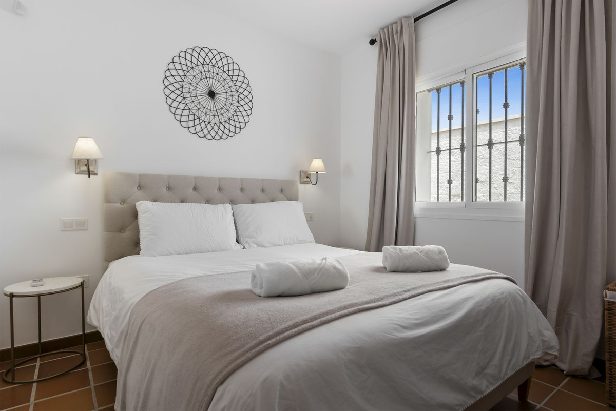 5 Bed Townhouse for sale in Las Chapas Costa Del Sol, Málaga, Spain