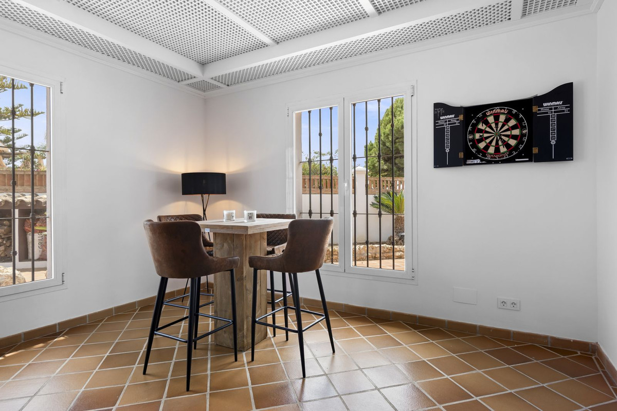 5 Bed Townhouse for sale in Las Chapas Costa Del Sol, Málaga, Spain