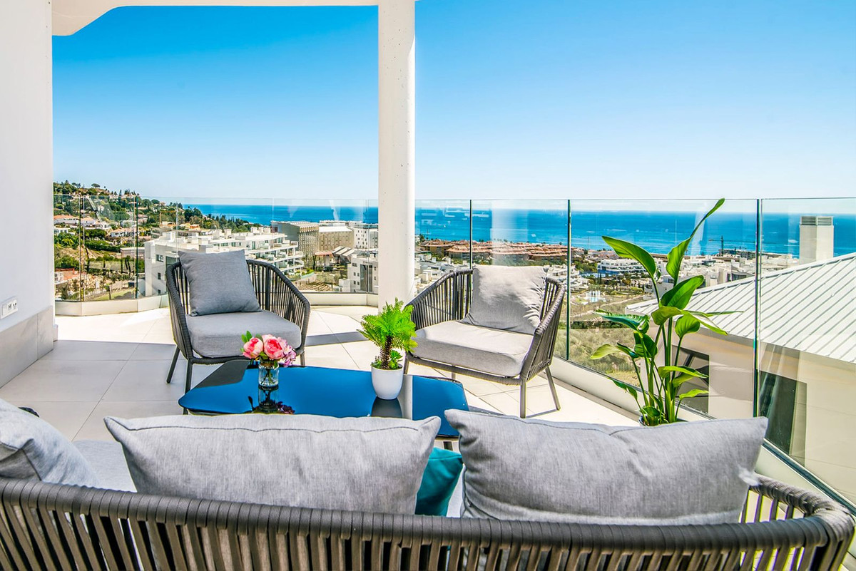 3 Bed Apartment for sale in Fuengirola Costa Del Sol, Málaga, Spain