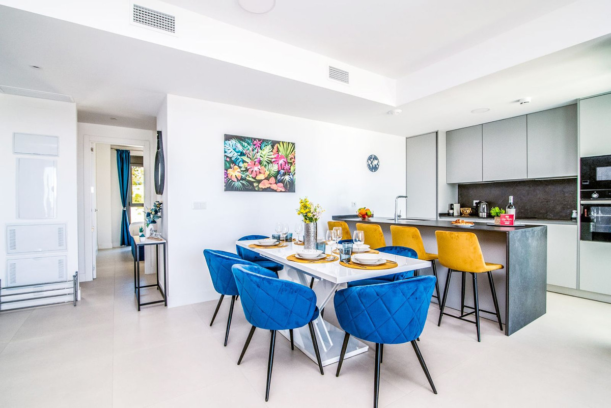 3 Bed Apartment for sale in Fuengirola Costa Del Sol, Málaga, Spain