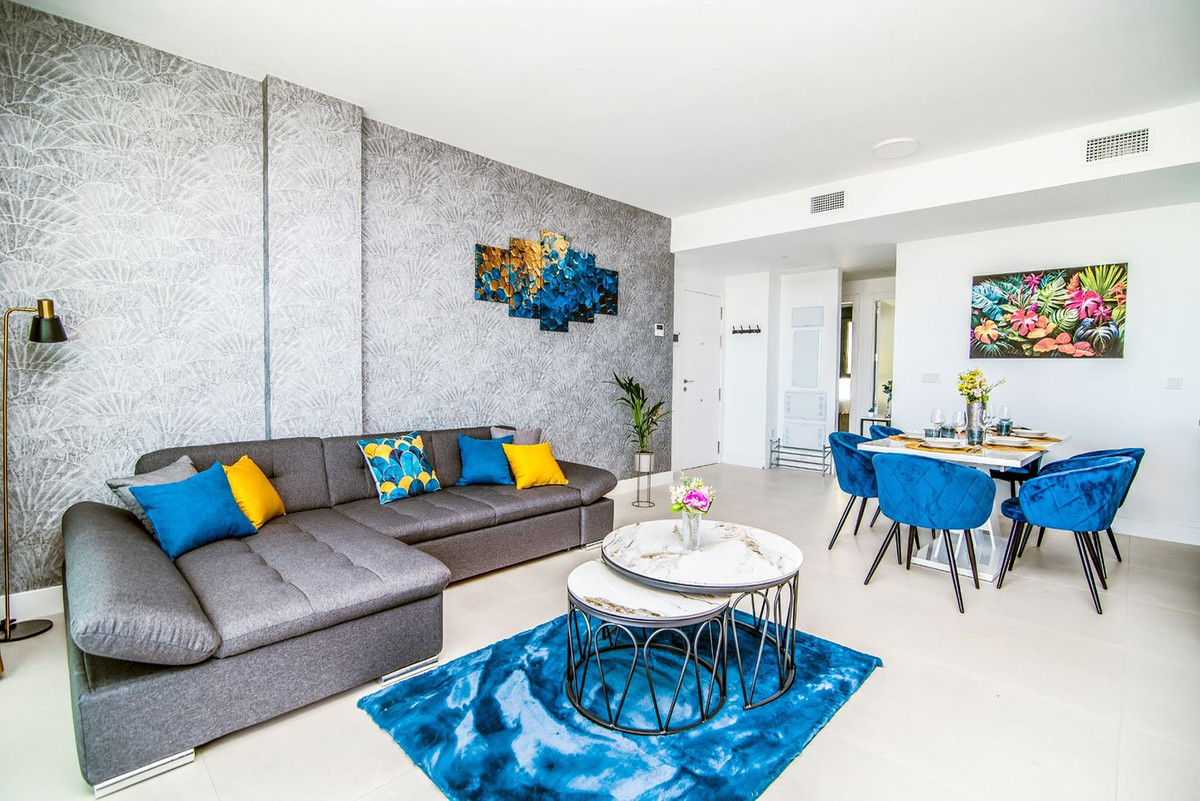 3 Bed Apartment for sale in Fuengirola Costa Del Sol, Málaga, Spain