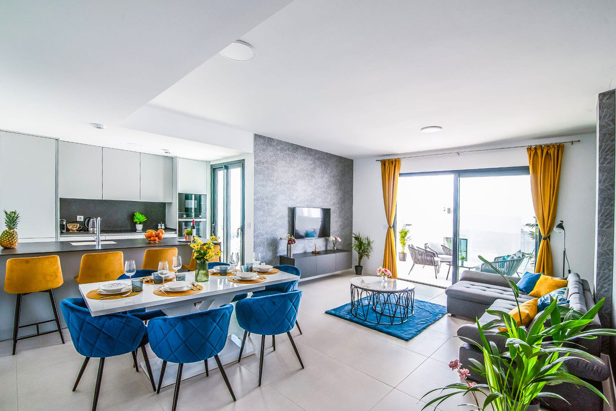 3 Bed Apartment for sale in Fuengirola Costa Del Sol, Málaga, Spain