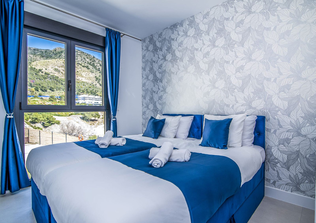 3 Bed Apartment for sale in Fuengirola Costa Del Sol, Málaga, Spain