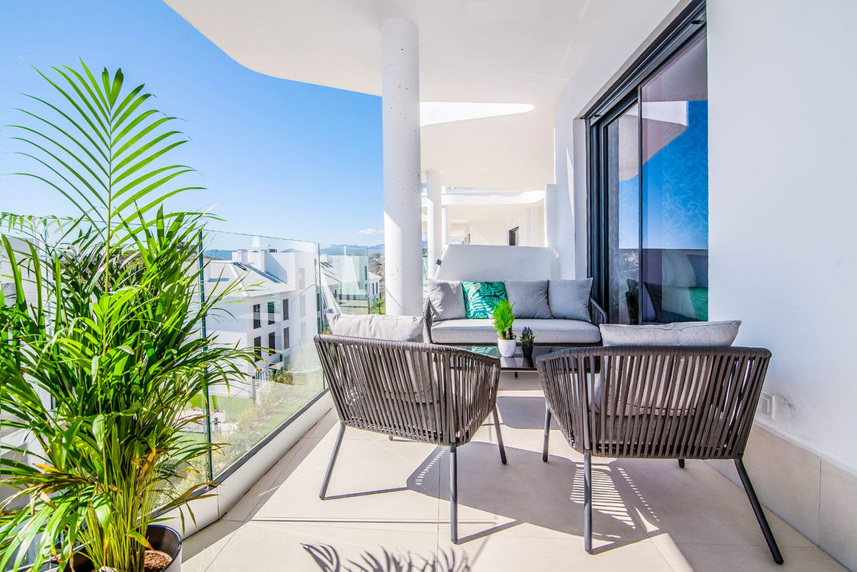 2 Bed Apartment for sale in Fuengirola Costa Del Sol, Málaga, Spain