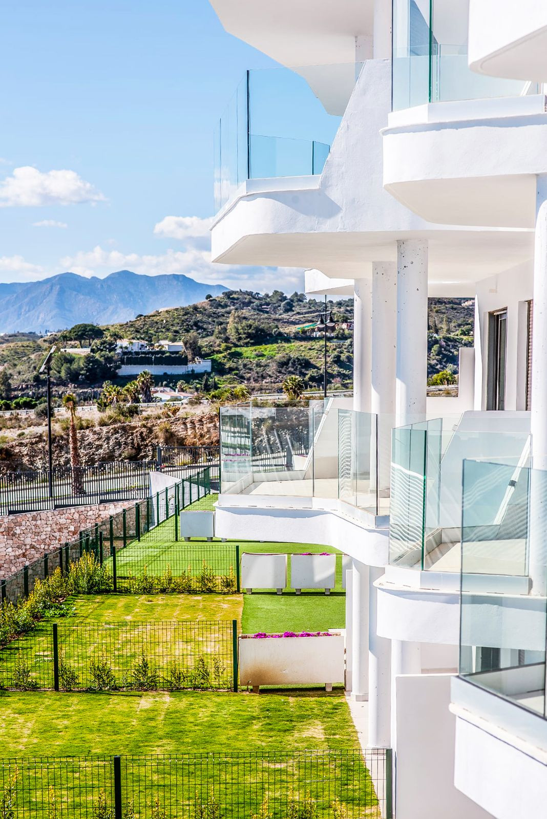 2 Bed Apartment for sale in Fuengirola Costa Del Sol, Málaga, Spain