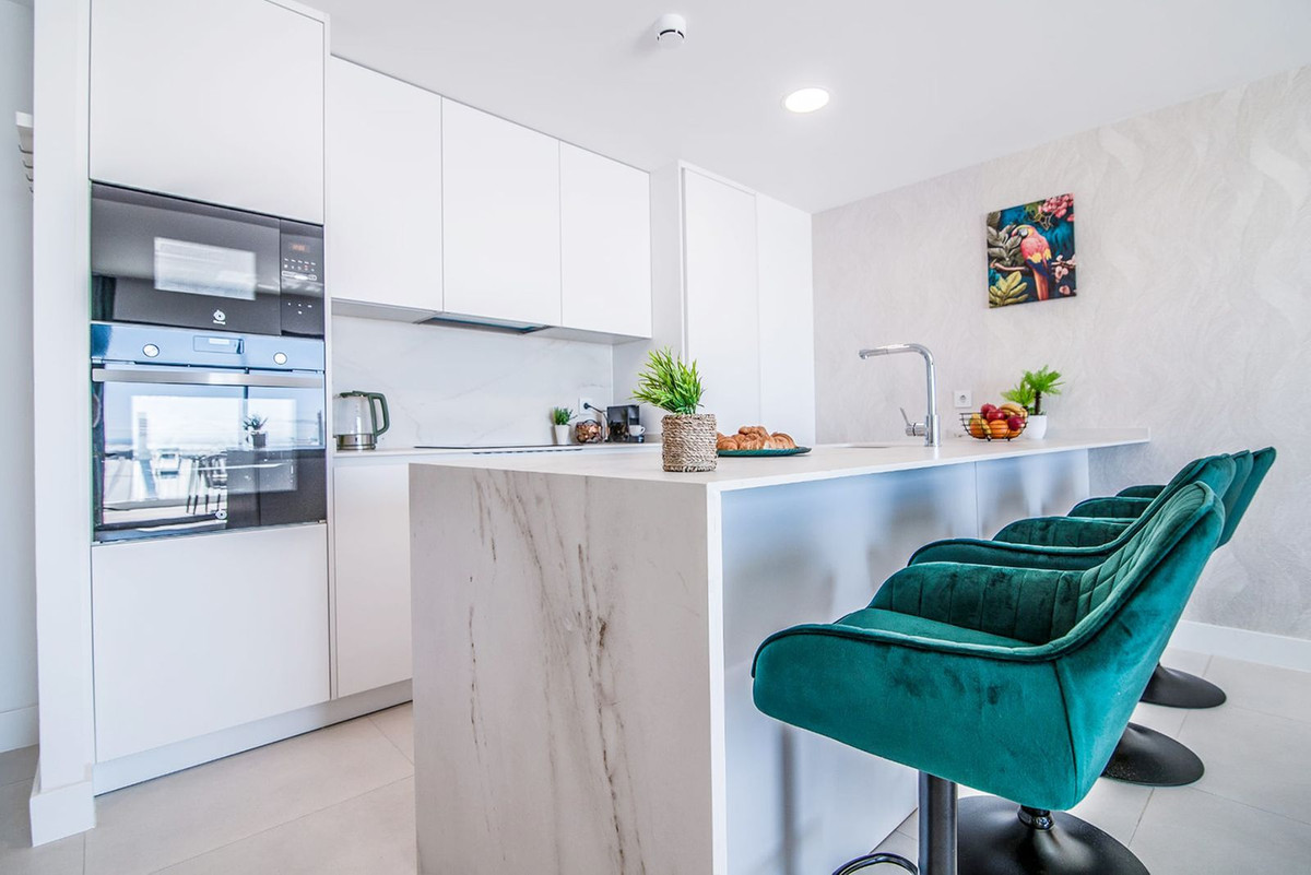 2 Bed Apartment for sale in Fuengirola Costa Del Sol, Málaga, Spain