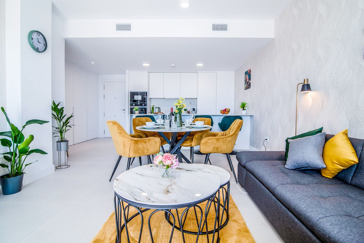 2 Bed Apartment for sale in Fuengirola Costa Del Sol, Málaga, Spain